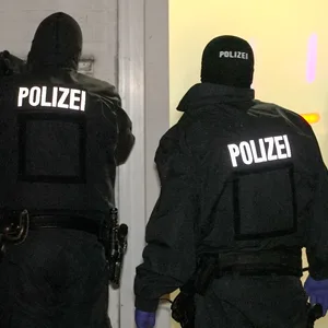 Drogenzazzia bei Hamburg – Polizei stürmt mehrere Wohnungen