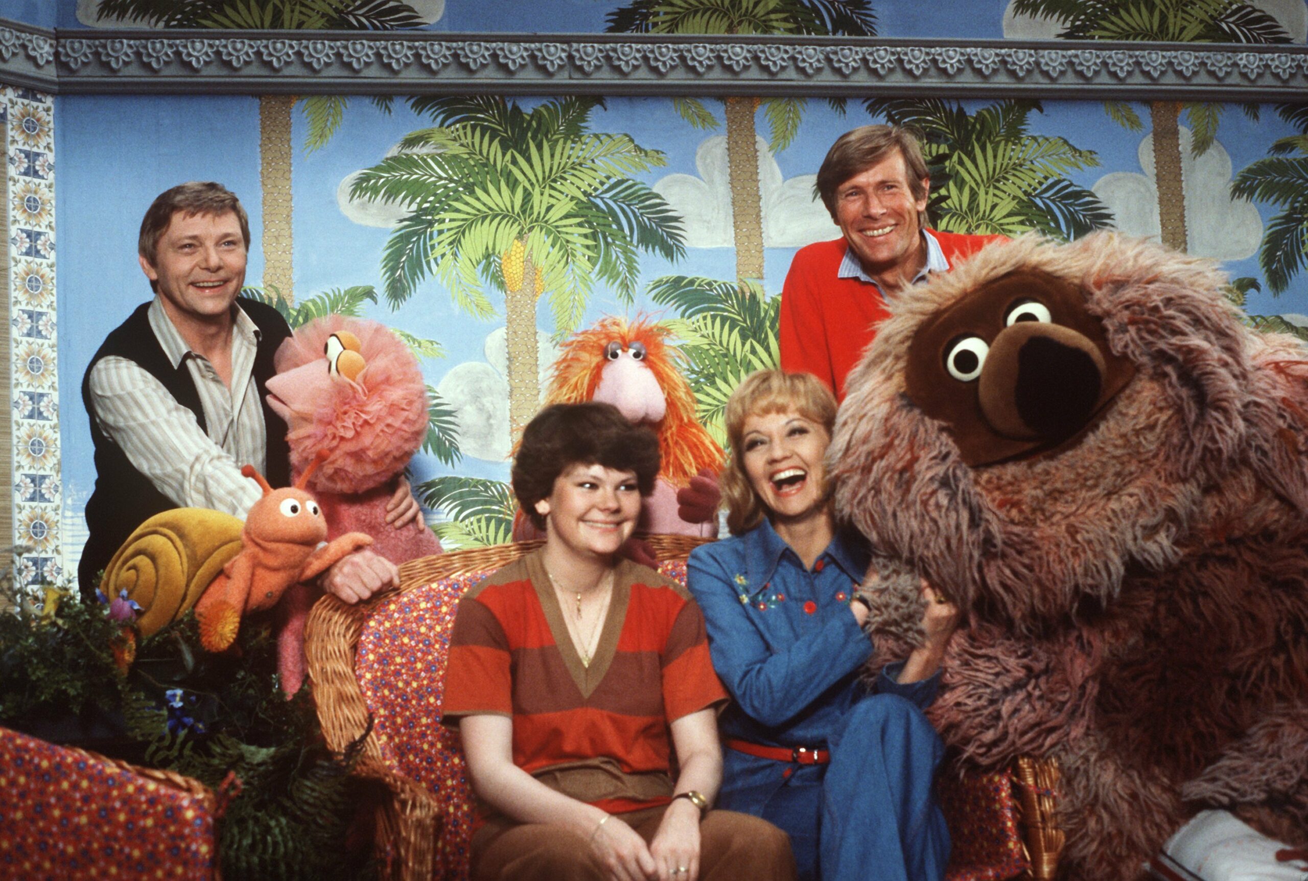 Sie gehörten zu jeder Kindheit in den 1980er-Jahren dazu (l.-r.): Uwe Friedrichsen, Finchen, Tiffy, Ilse Biberti, Herr von Bödefeld Lilo Pulver, Horst Janson und Samson aus der „Sesamstraße‟.