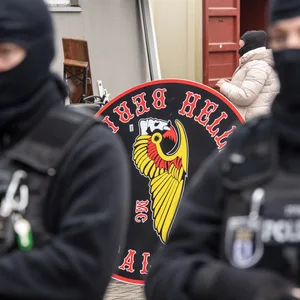 Die Polizei konnte mehrere Tatverdächtige festnehmen. (Symbolfoto)