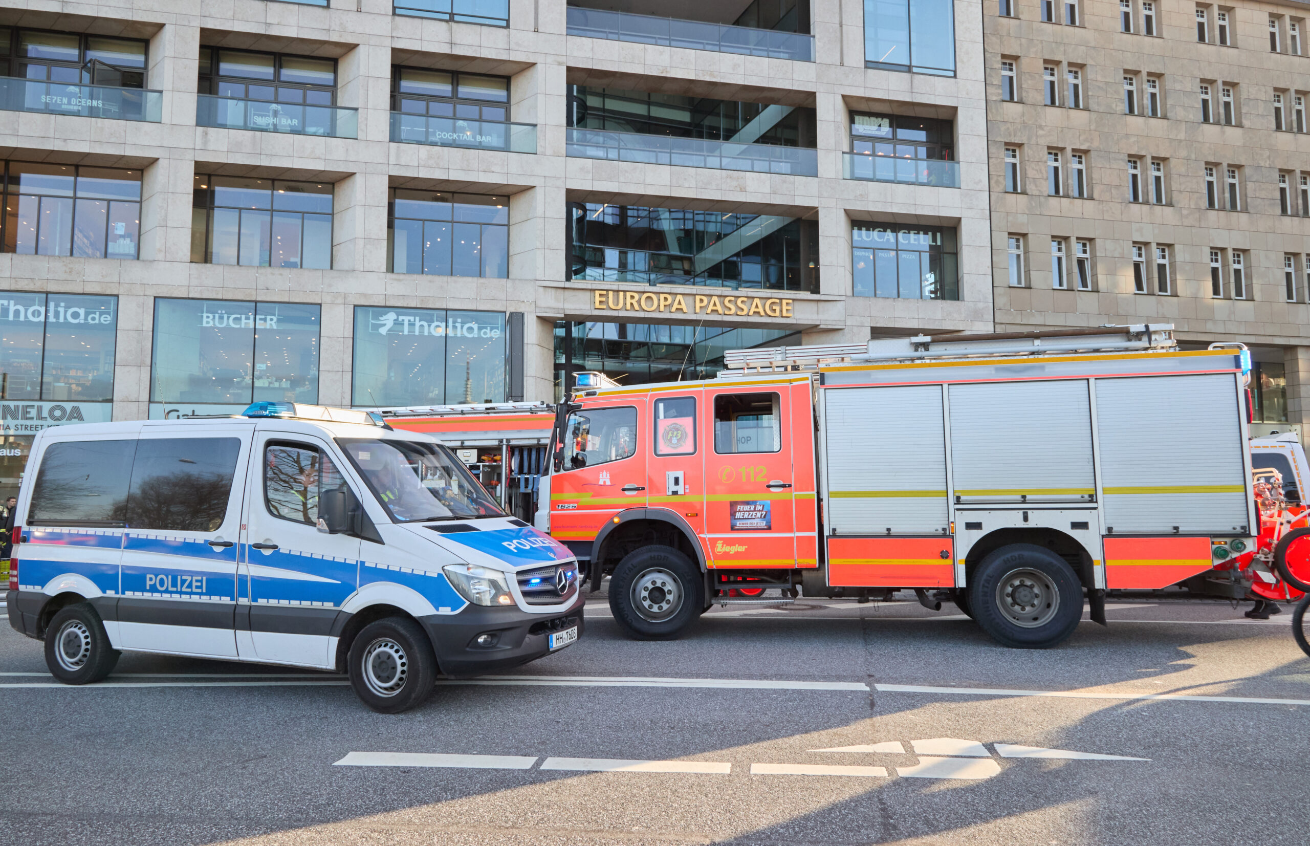 Feueralarm in Europassage am Ballindamm – Zugverkehr wurde für den Bahnhof Jungferstieg gesperrt