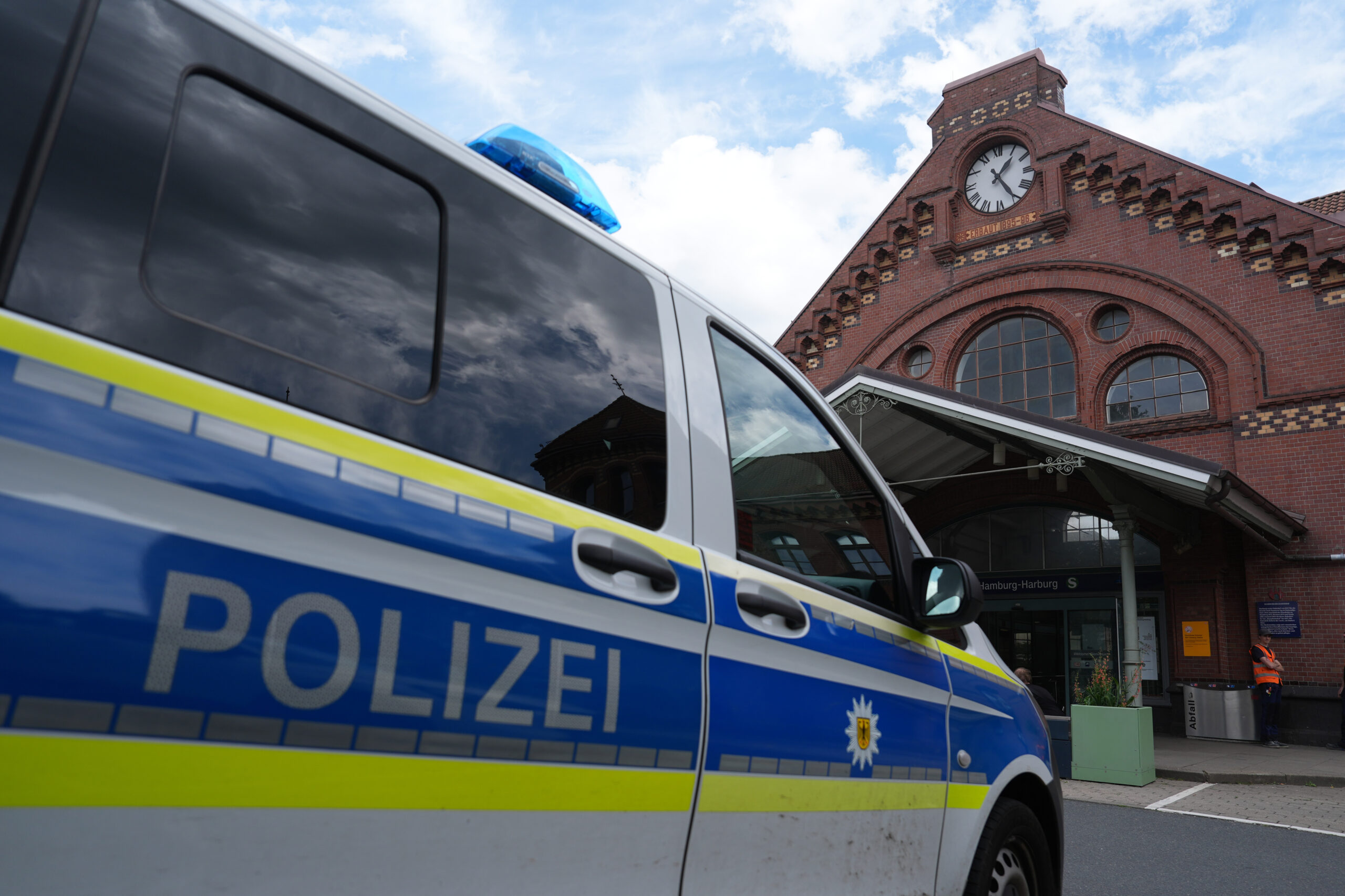 Am Bahnhof Harburg – herrenloser Koffer löst Alarm bei der Bundespolizei aus