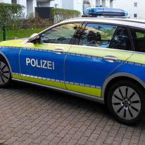 Mann in Wilhelmsburg von vier jungen Männern ausgeraubt – Polizei sucht Zeugen