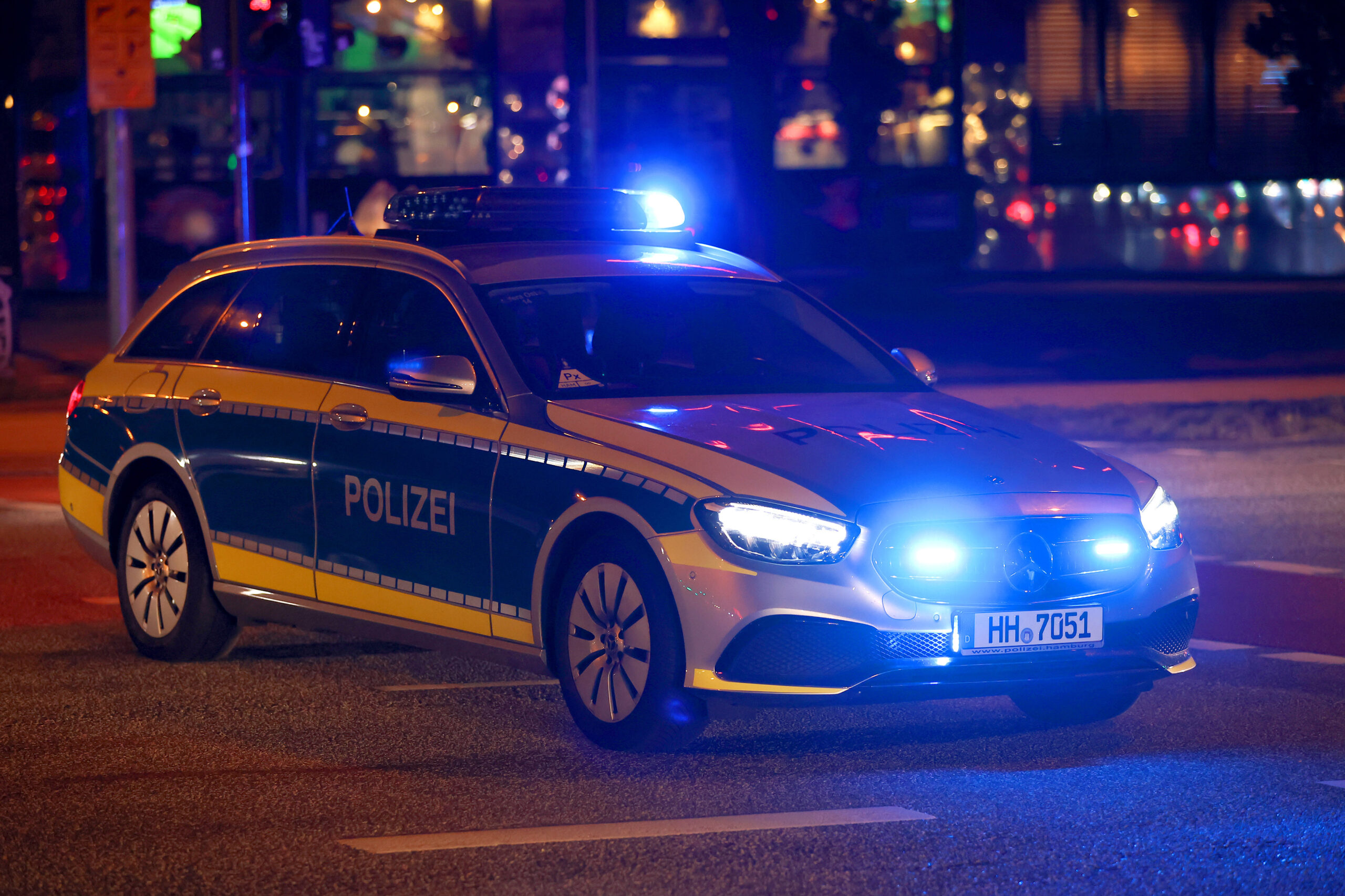 Messerstreit vor Friseursalon in Barmbek – Mann verletzt in Klinik