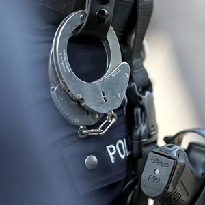 Die Polizei sucht nach den Überfall auf die Tankstelle Zeugen. (Symbolfoto)