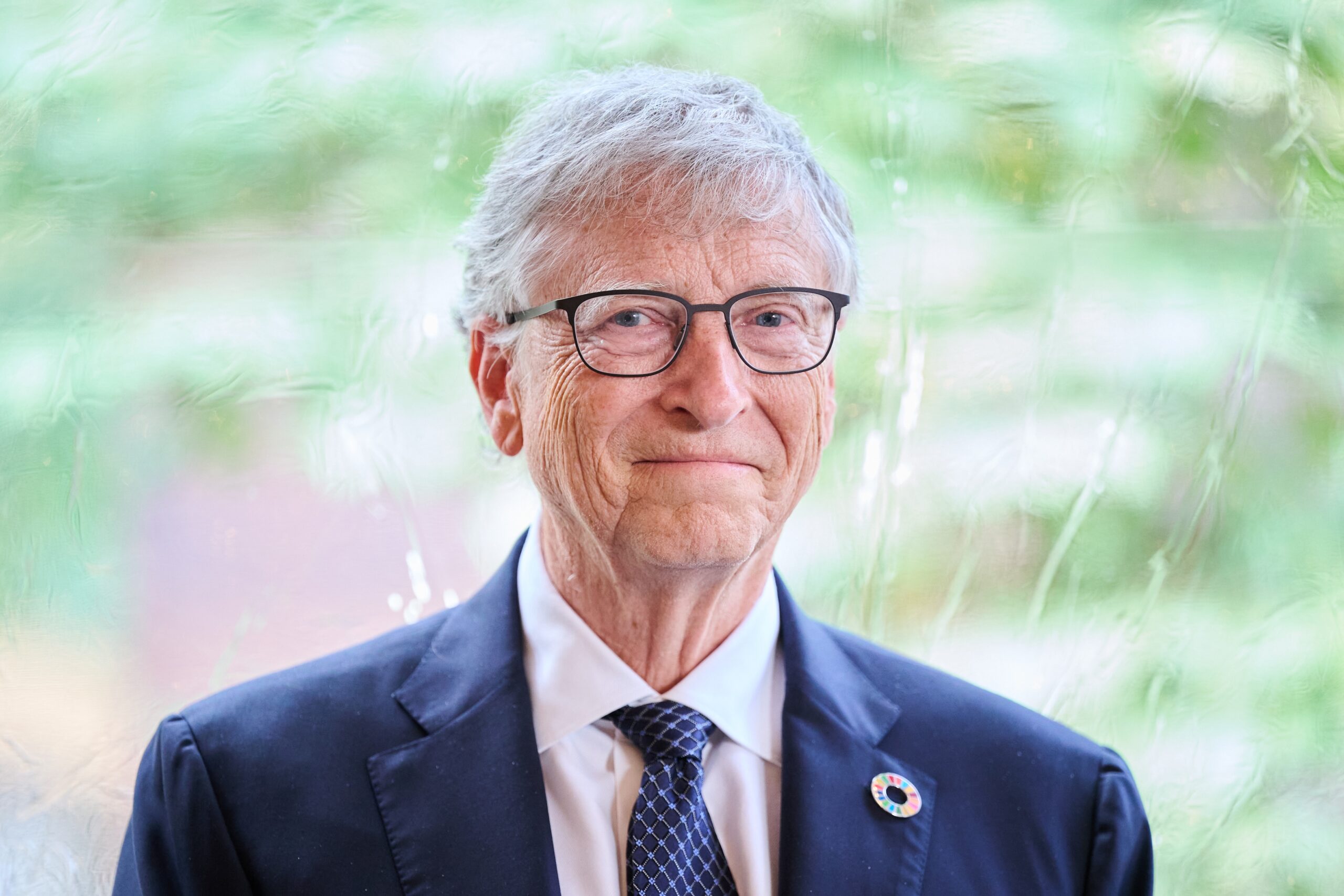 Januar 2025: Microsoft-Gründer Bill Gates ist zu Gast bei einer Veranstaltung von „Save the Children“.