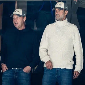 Jürgen Klopp (r.) beim DEL-Spiel in München