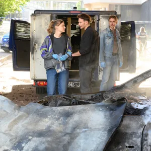 Hauptkommissarin Pia Heinrich (Ines Marie Westernströer), Hauptkommissar Leo Hölzer (Vladimir Burlakov) und Hauptkommissar Adam Schürk (Daniel Sträßer) in einer Szene aus «Tatort: Das Ende der Nacht» im neuen Tatort