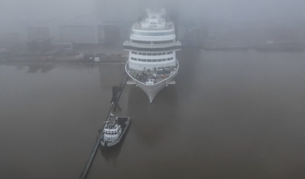 Meyer-Werft-Hier-dockt-ein-Kreuzfahrtschiff-mit-japanischem-Spa-aus