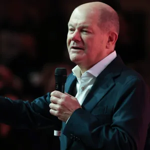 Olaf Scholz (SPD), Bundeskanzler, spricht bei einer Townhall seiner Partei in der Kulturwerft.