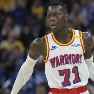 Dennis Schröder im Trikot der Golden State Warriors