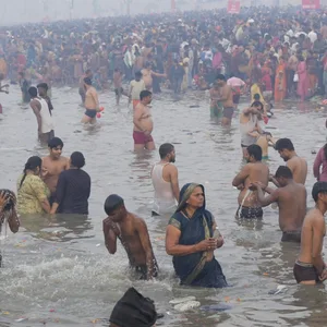 Badende Menschenmenge