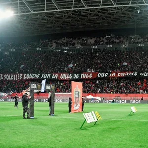 Ein Banner der Nizza-Fans gegen Marseille