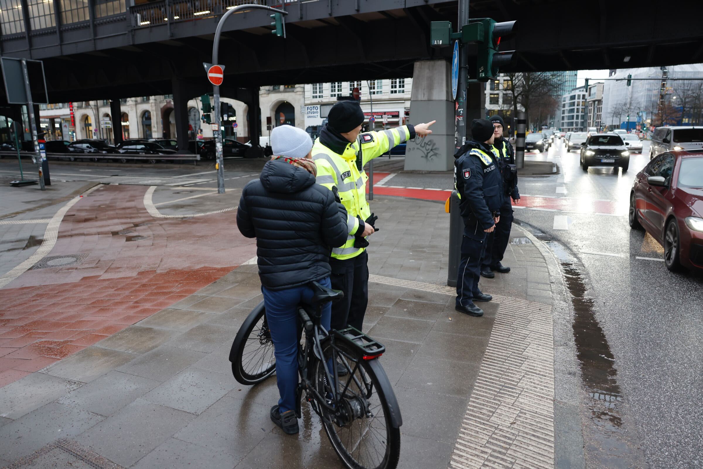 Verkehrskontrollen in Hamburg – viele Verstöße bei Radfahrern festgestellt