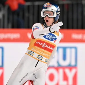 Daniel Tschofenig jubelt in Bischofshofen