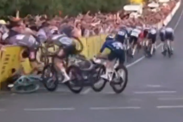 Massencrash bei der Tour Down Under