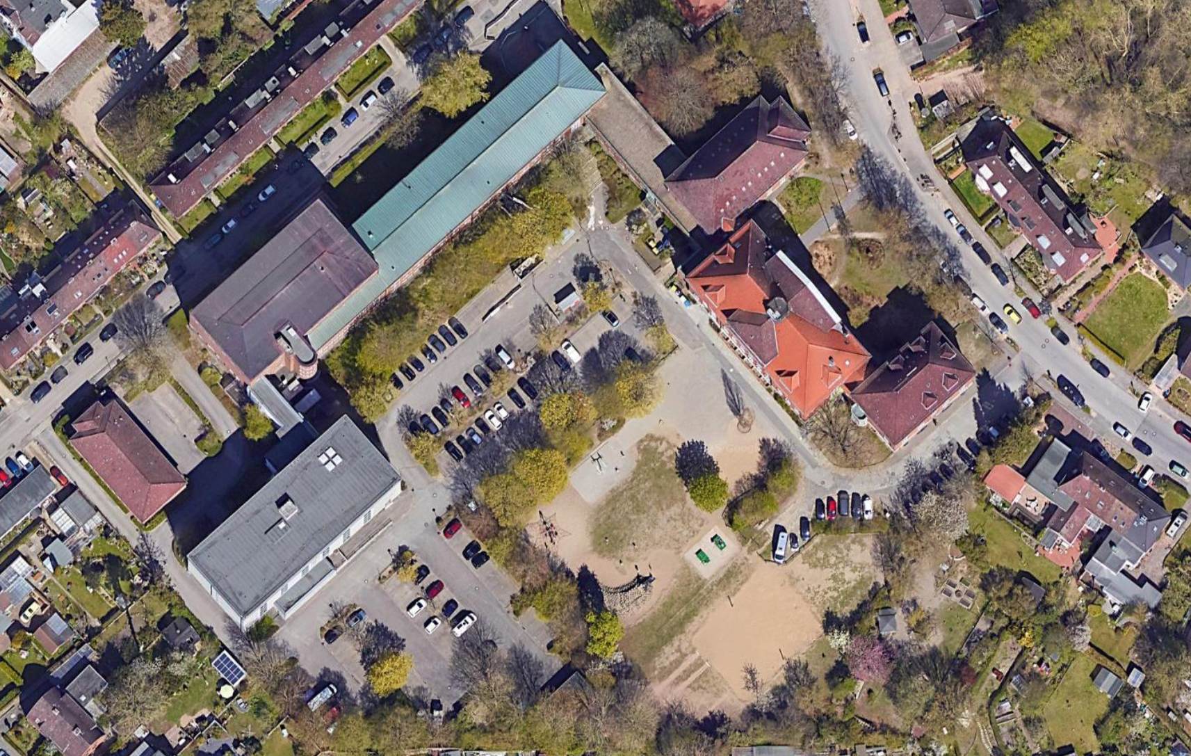 Der 13-Jährige wurde auf dem Gelände der Christlichen Schule Kiel niedergestochen.