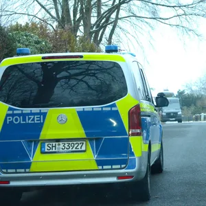 In Großhandsdorf löste eine Person mit einer Schere einen größeren Polizeieinsatz aus.