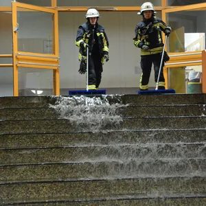 Schule unter Wasser – Großeinsatz der euerwehr in Glinde