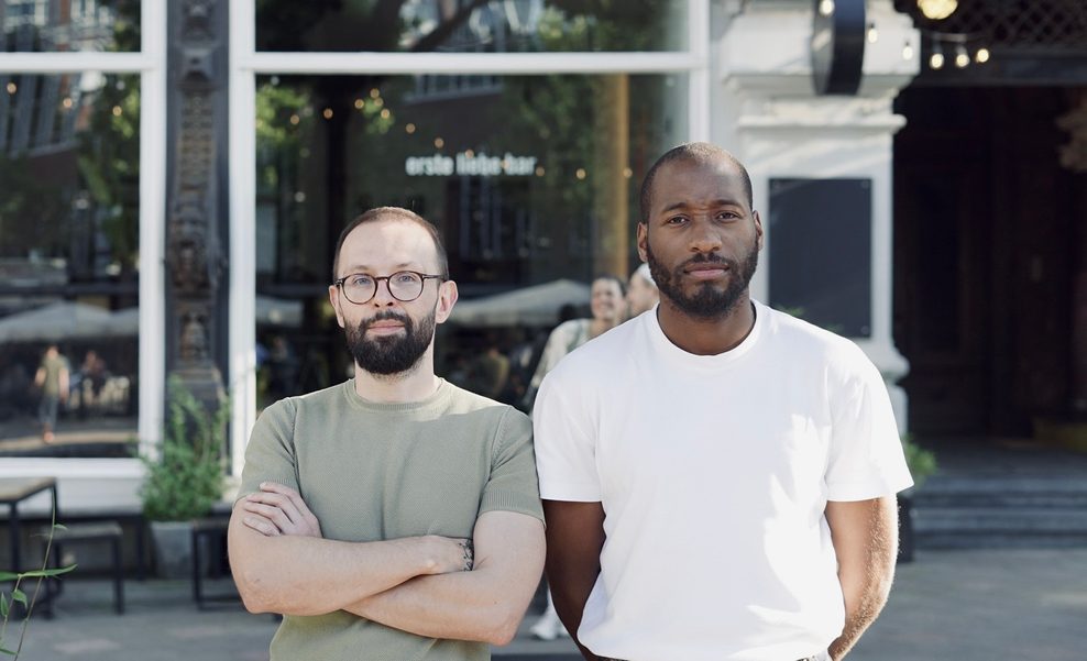 Mateusz A. Żurek (l.) und Jahmarley Grant haben das „Criss Studio“ in Eimsbüttel eröffnet.