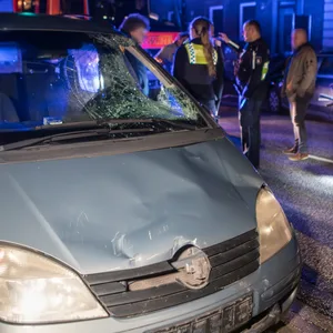 Der Fahrradfahrer prallte in das Auto und wurde lebensgefährlich verletzt.