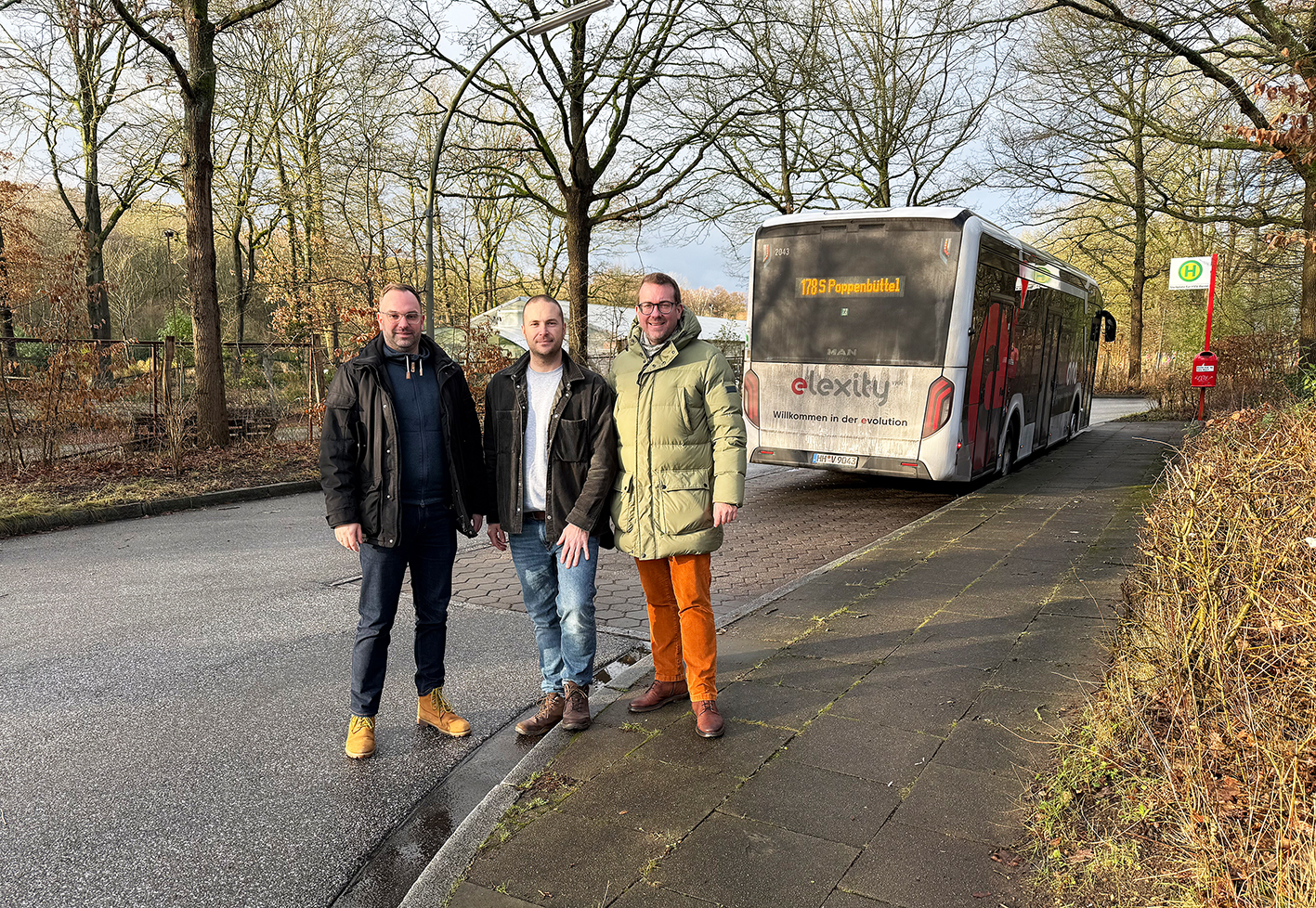 Xavier Wasner (SPD), Jan-Hendrik Blumenthal (Grüne) und Finn Ole Ritter (FDP) von der Wandsbeker Ampel-Koalition sprechen sich für eine Verlegung der Busplätze zur Haltestelle „Heimgarten“ aus.