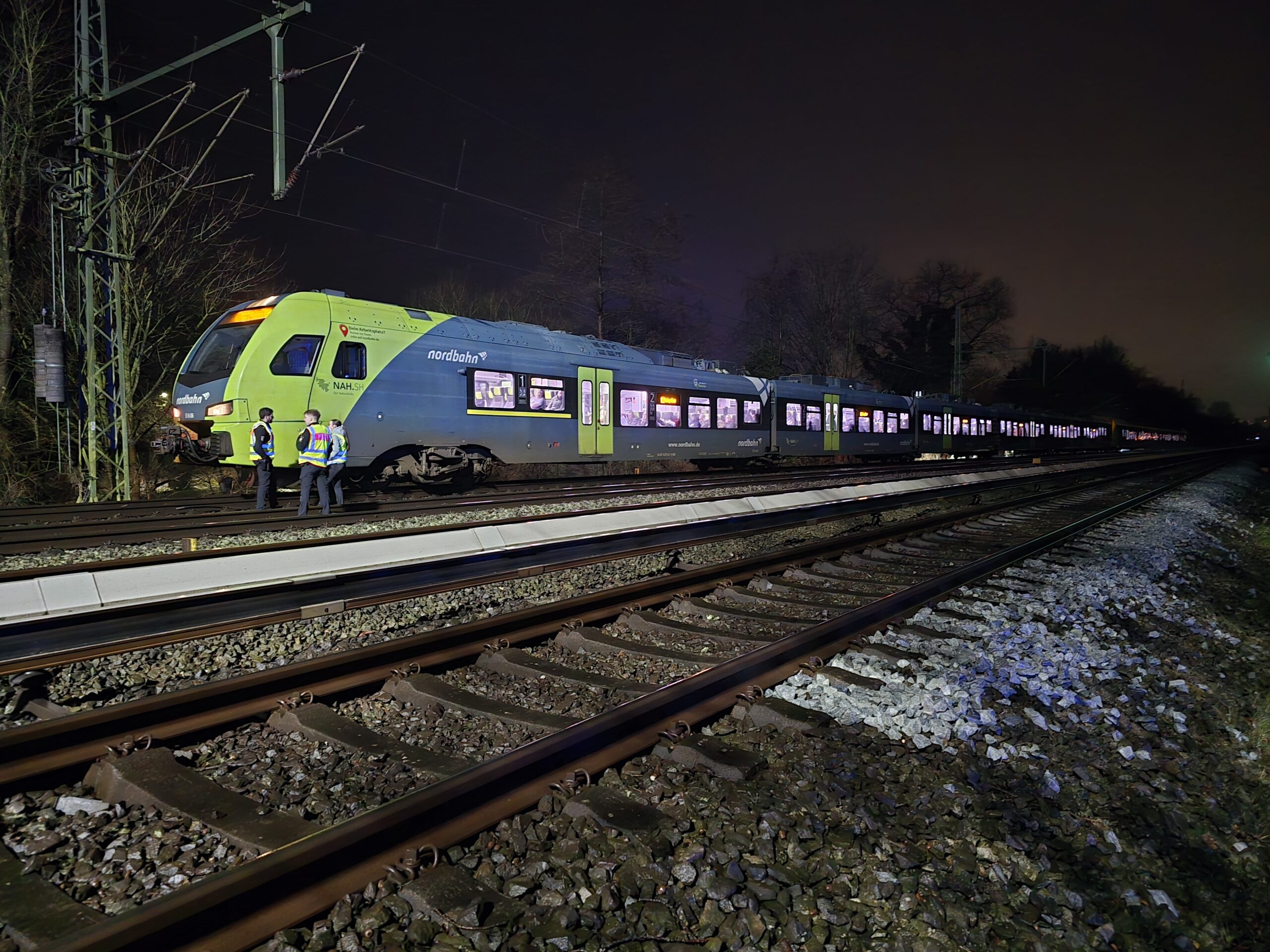 Nach einem Personenunfall zwischen Pinneberg und Halstenbek ist die Bahnstrecke zwischen Hamburg und Pinneberg gesperrt.