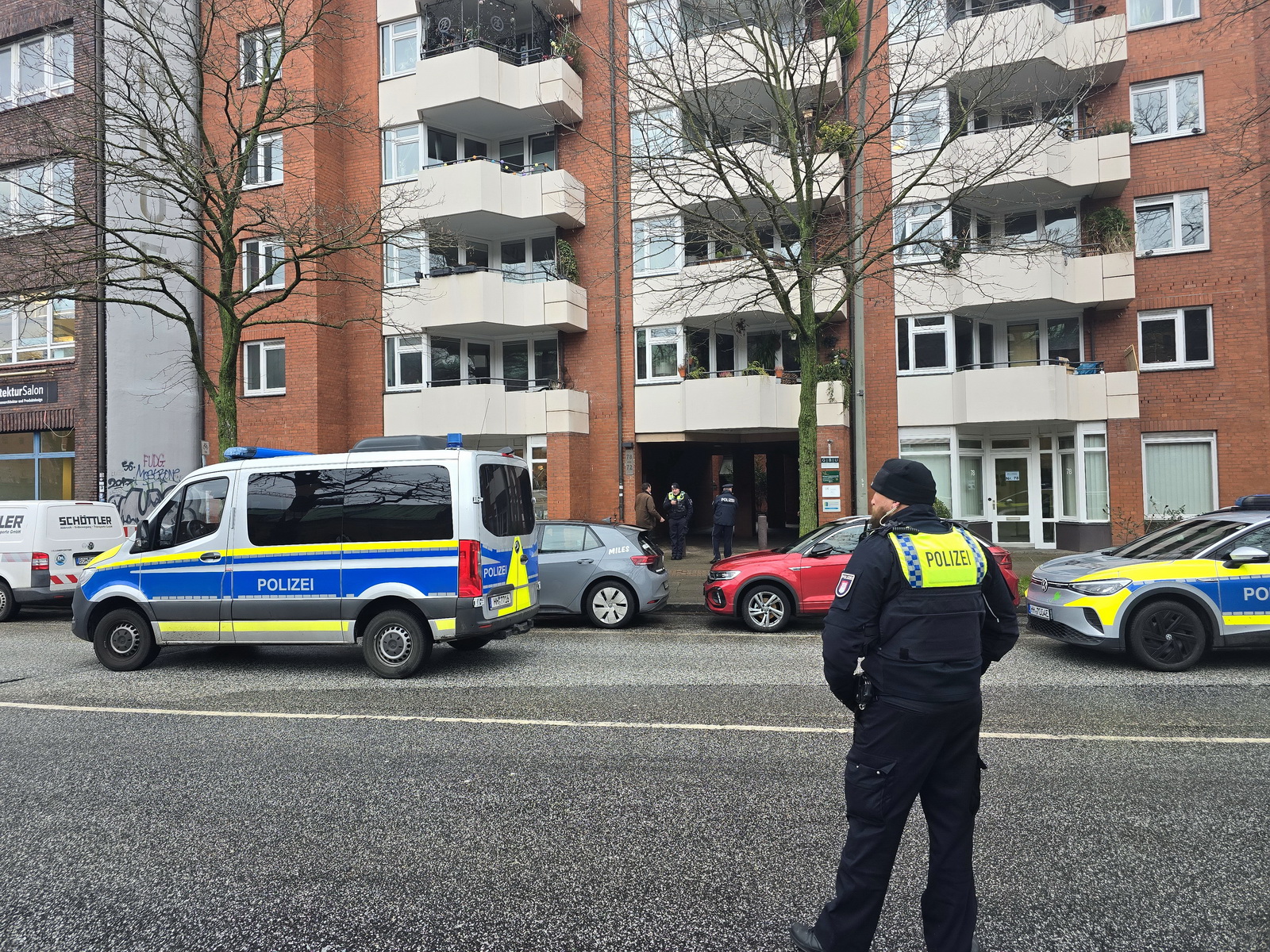 In einer Wohnung an der Straße Bei den Mühren ist eine Frau angeschossen worden.