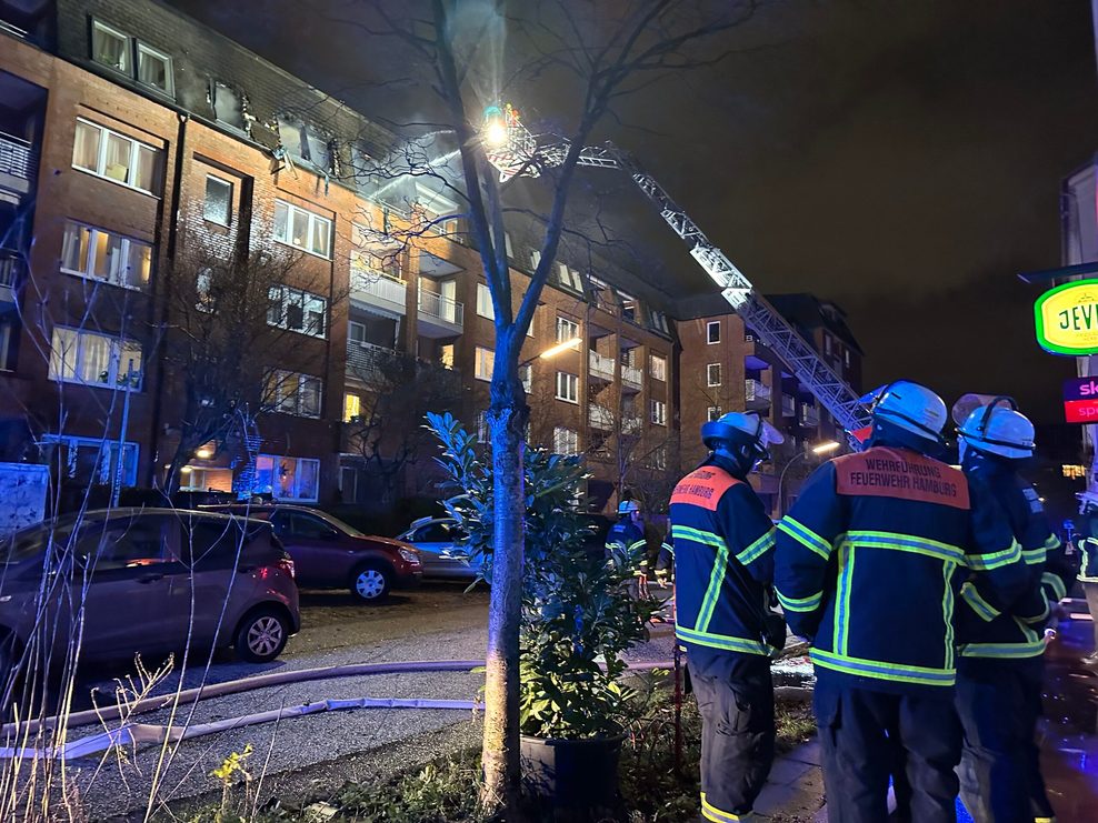 Die Feuerwehr ist in Ottensen im Großeinsatz.