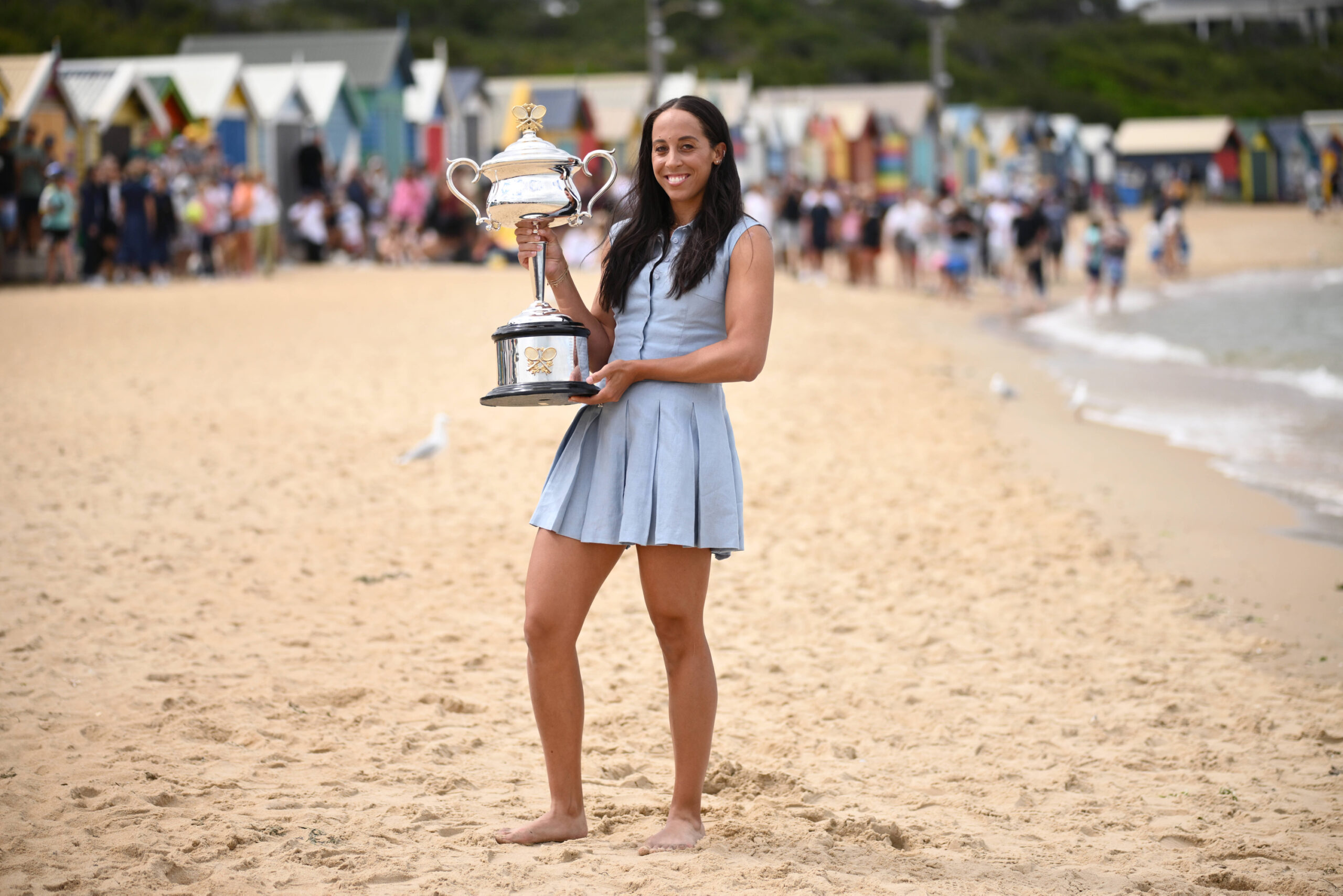 Madison Keys mit Pokal am Melbourner Brighton Beach