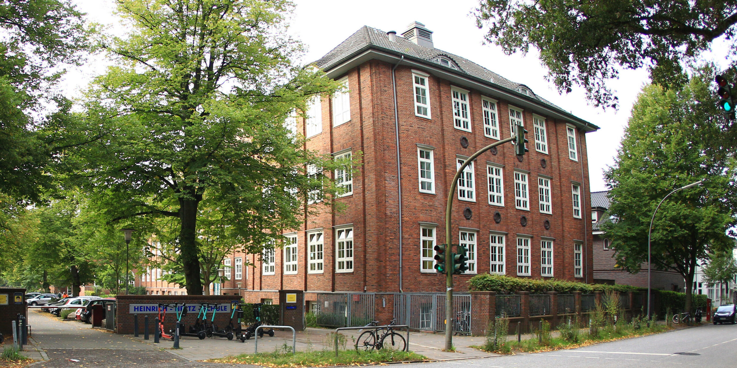 Heinrich-Hertz-Schule von außen