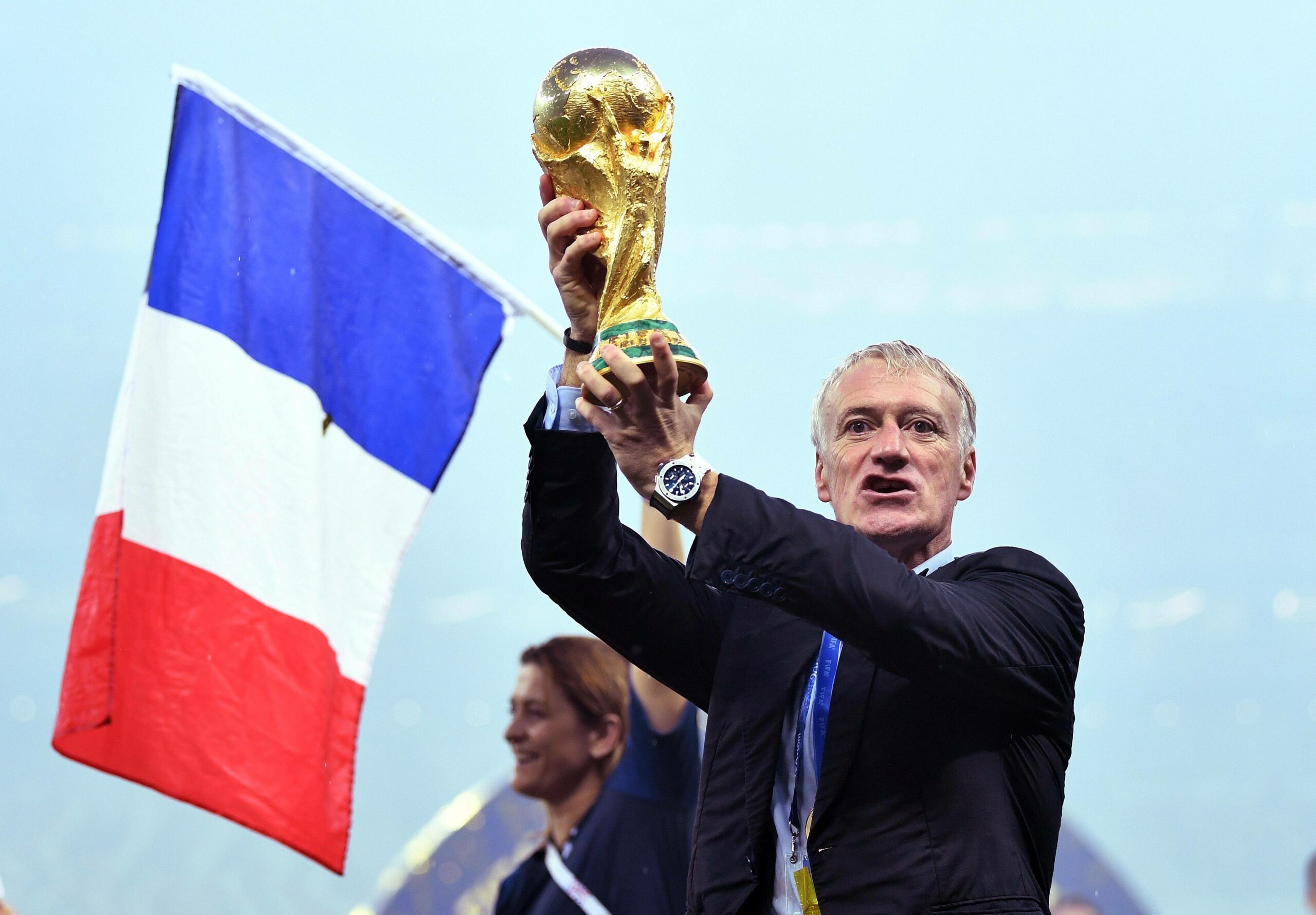 Didier Deschamps mit dem WM-Pokal