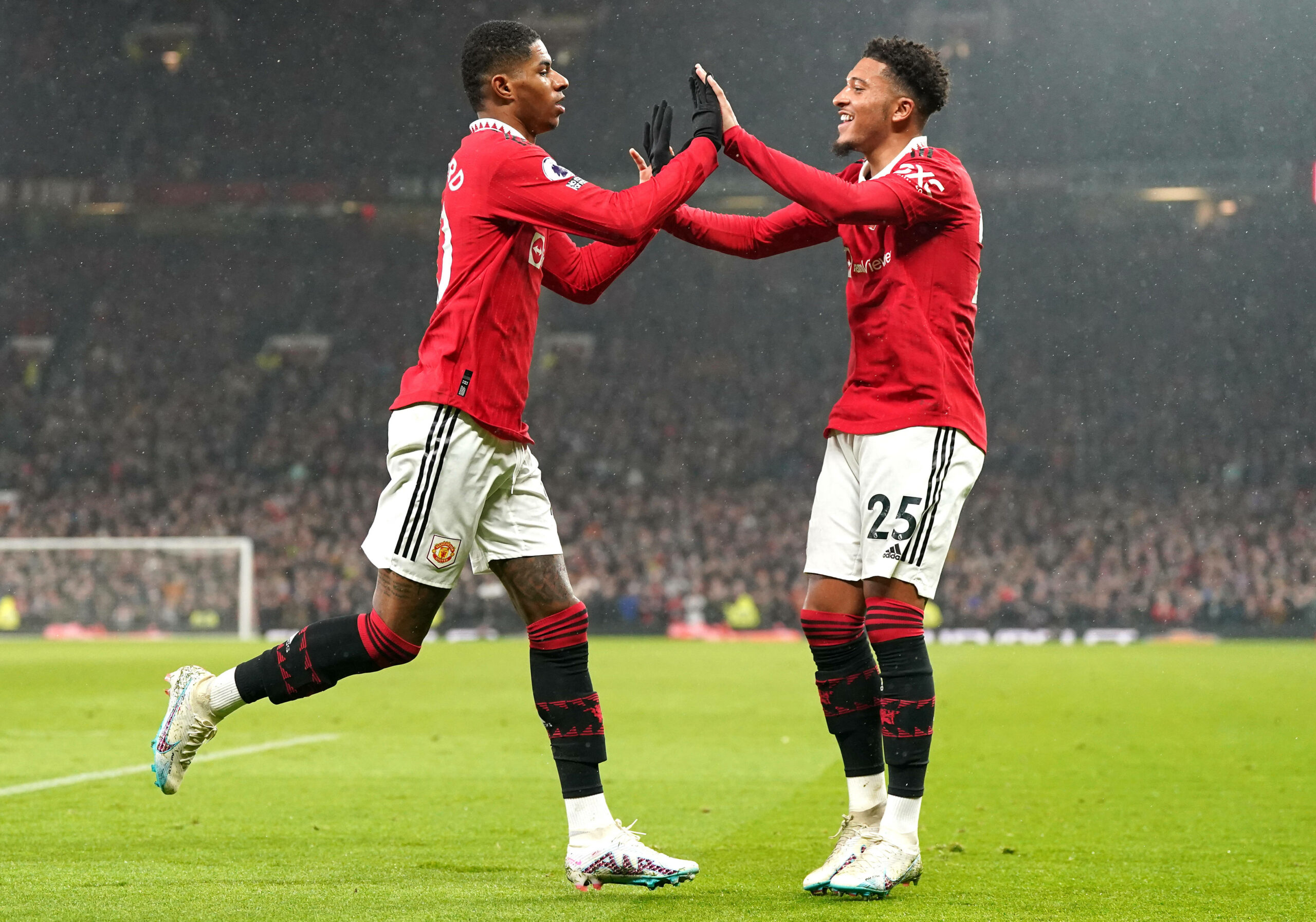 Marcus Rashford jubelt mit Jadon Sancho