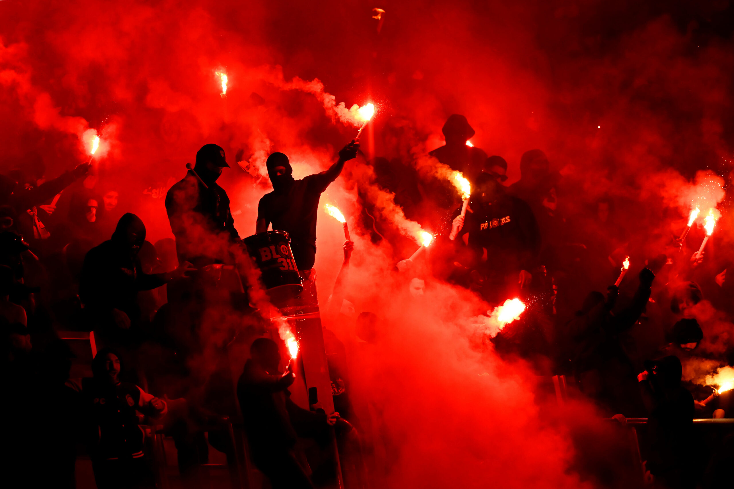 PSG Ultras zündeln mit Bengalos