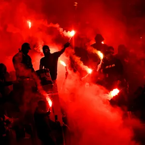 PSG Ultras zündeln mit Bengalos