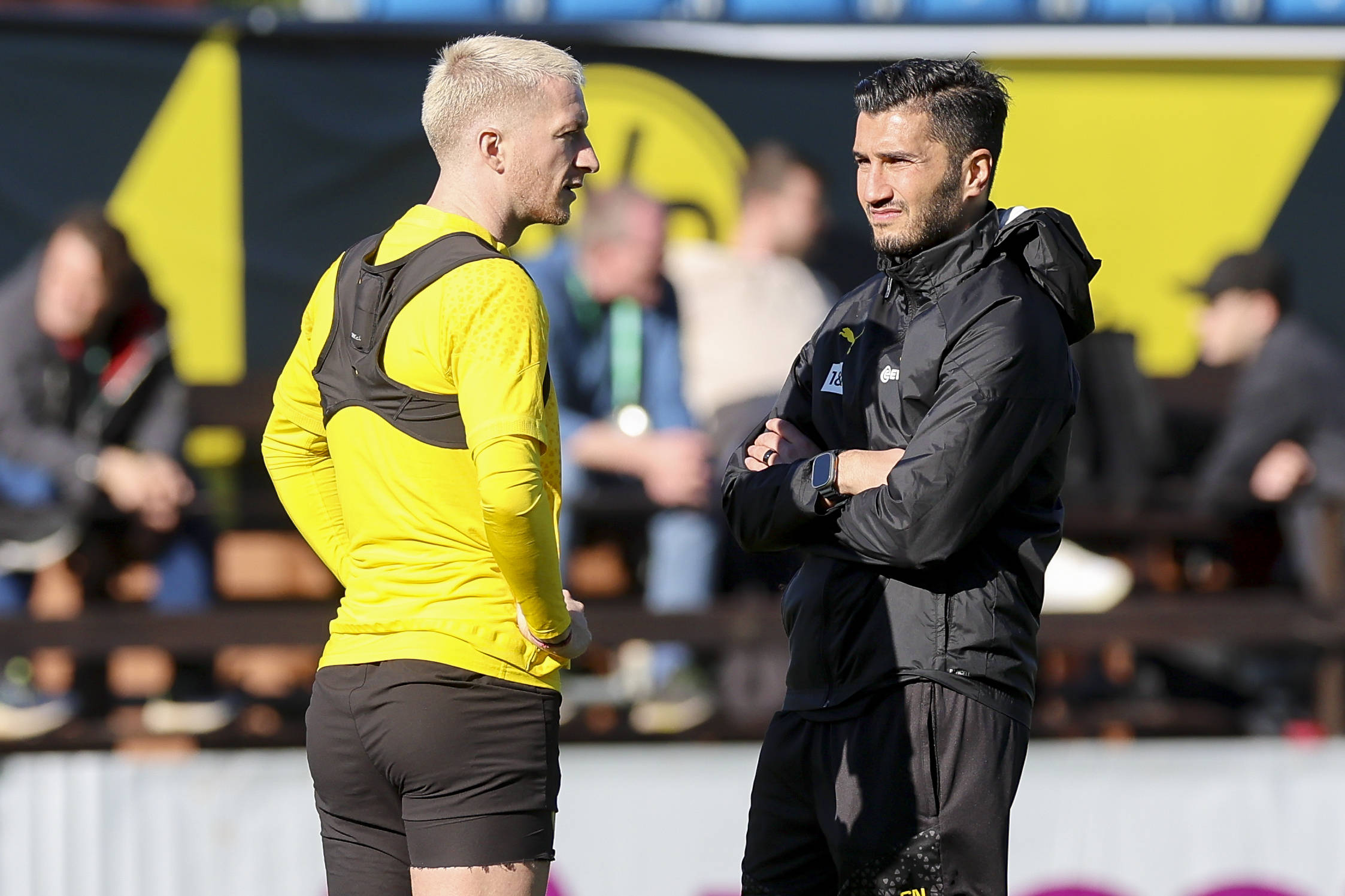 Marco Reus und Nuri Sahin im Gespräch während eines BVB-Trainings der vergangenen Saison