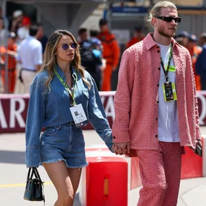 Loris Karius Hand in Hand mit seiner Freundin Diletta Leotta