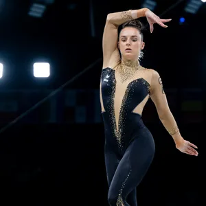 Pauline Schäfer-Betz auf dem Schwebebalken bei Olympia 2024