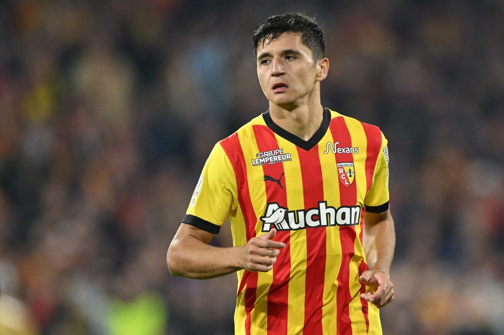 Abdukodir Khusanov im Trikot des RC Lens