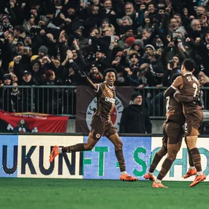 Morgan Guilavogui bejubelt sein Tor gegen Kiel