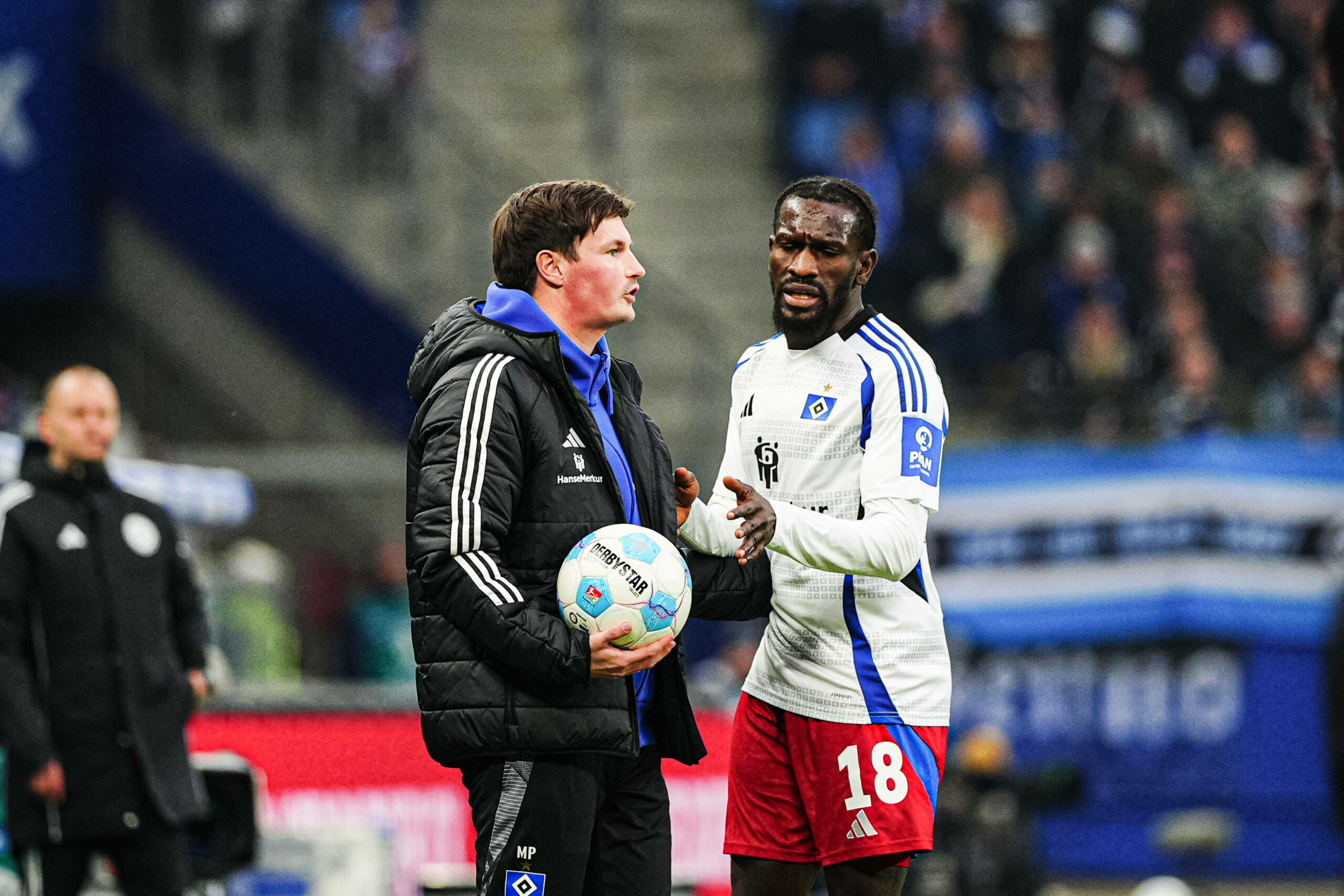 Bakery Jatta neben HSV-Trainer Merlin Polzin