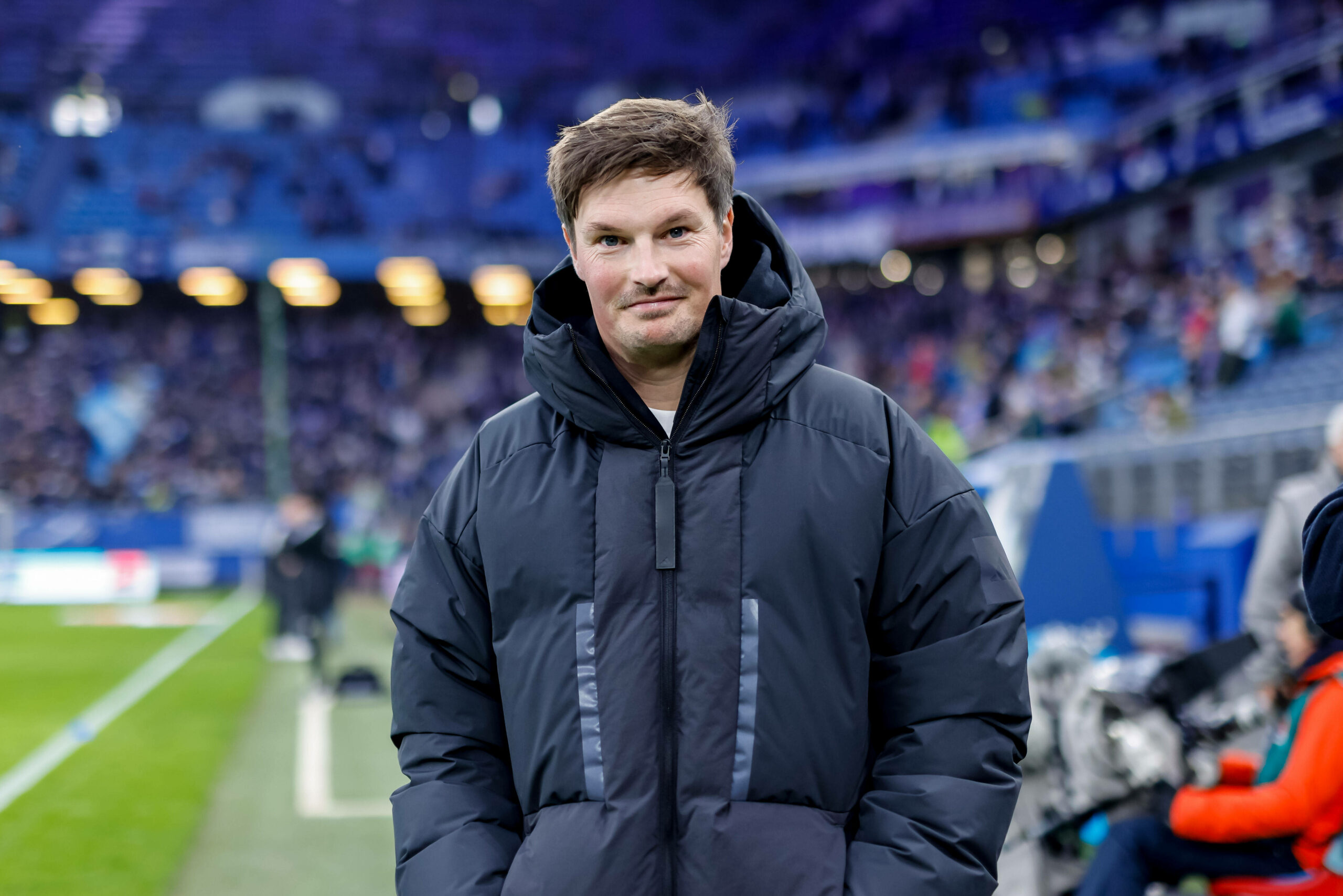 HSV-Trainer Merlin Polzin glücklich im Volksparkstadion.