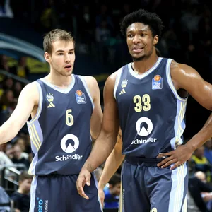 Malte Delow und David McCormack von Alba Berlin