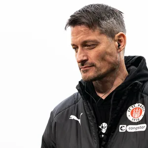 St. Pauli-Trainer Alexander Blessin in Heidenheim