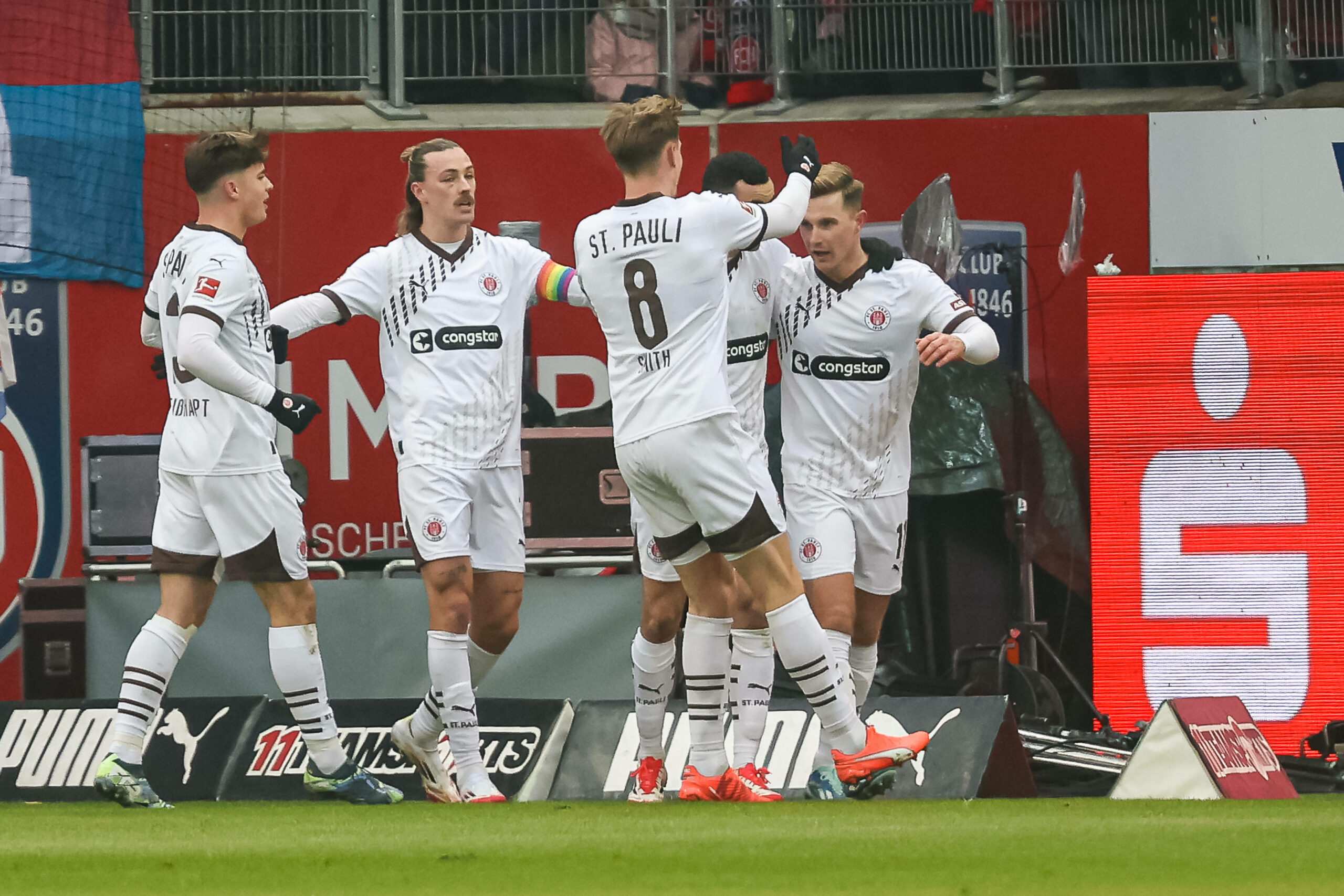 St. Pauli jubelt in Heidenheim