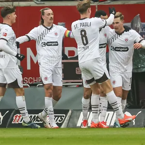 St. Pauli jubelt in Heidenheim