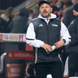 Steffen Baumgart an der Seitenlinie