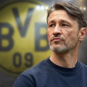 Niko Kovac vor BVB-Logo