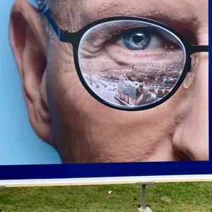 Plakat mit einem Auge