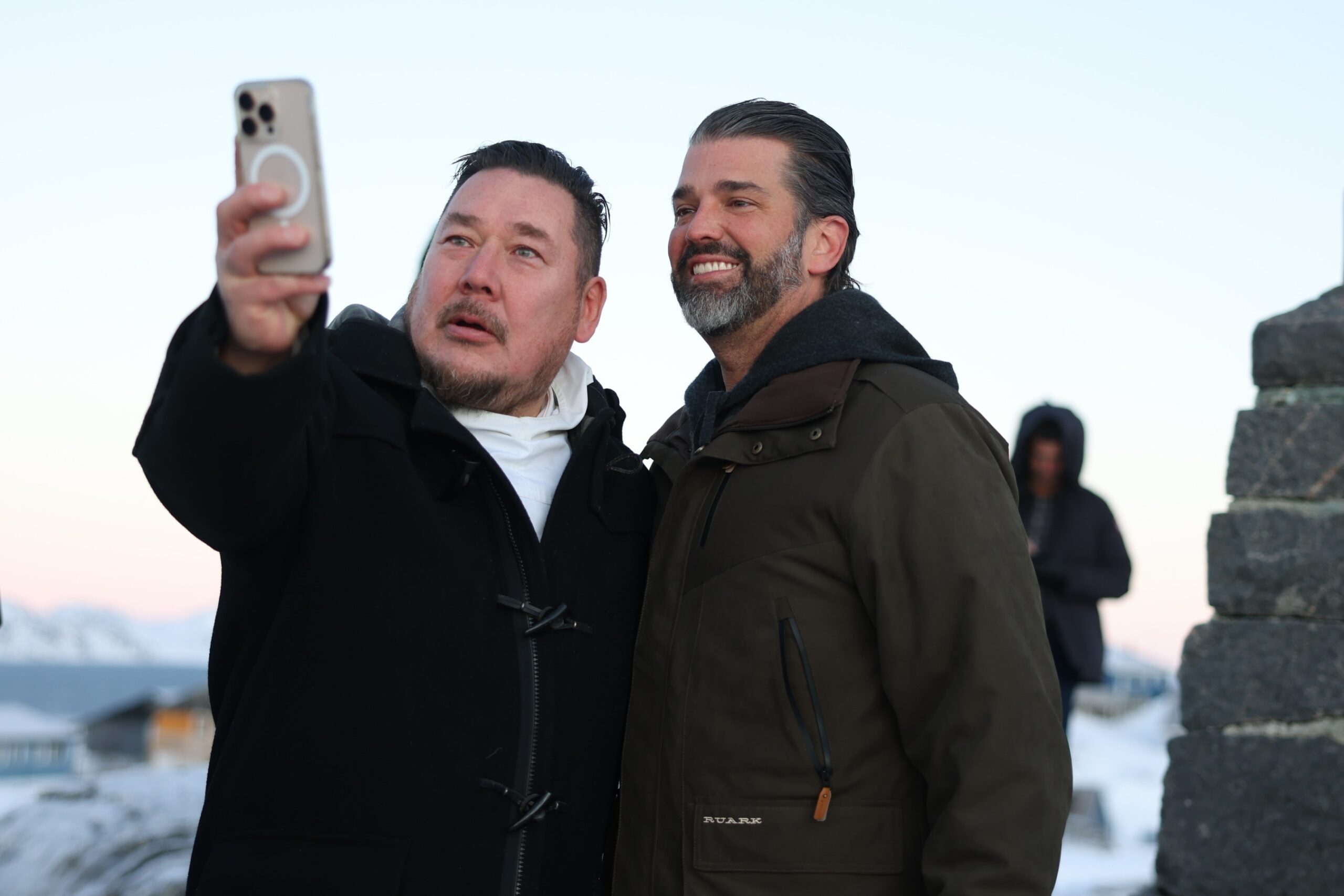 Trump Jr. macht Selfie mit Grönländer