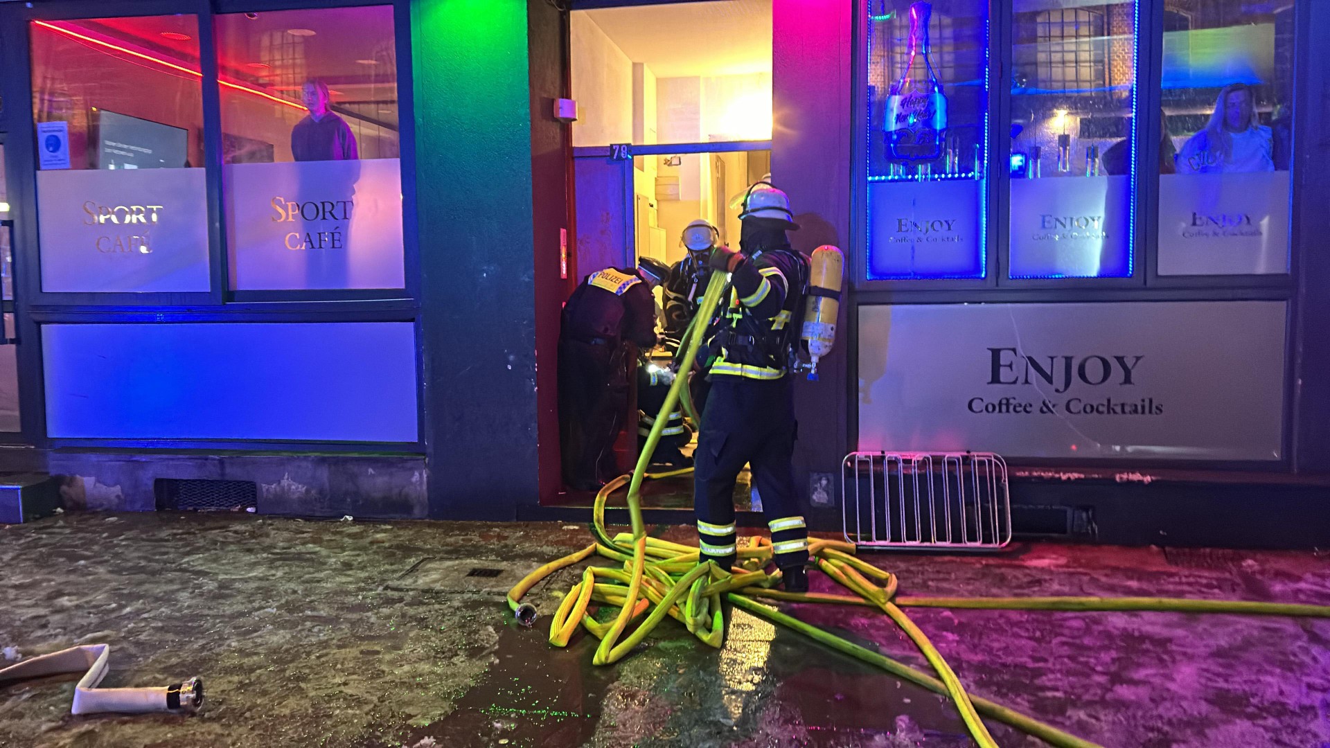 Im Phoenix-Viertel hat ein Küchenbrand für Rauchentwicklung und eine Sperrung gesorgt.